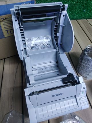 Brother TD-4100N - Impresora de Etiquetas (Térmica Directa, 300 x 300 dpi, 92 Ipm, USB 2.0, Ethernet, 2 MB, 10,2 cm) Gris