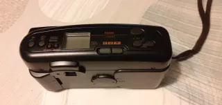 2 Cámaras : Kodak y Prixcolor (Negra/Gris)