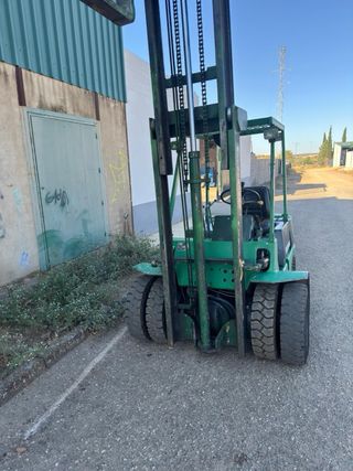 Carretilla elevadora Mitsubishi 2500 kg