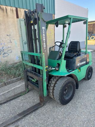 Carretilla elevadora Mitsubishi 2500 kg