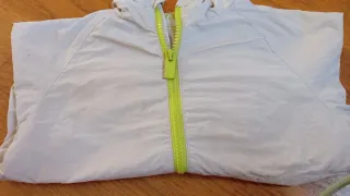 Chubasquero Zara Beige con Cremallera Niño talla 3