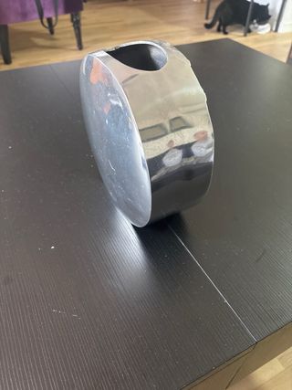 Jarrón metálico espiral verde y plata