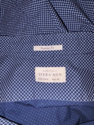 Camisa azul estampada