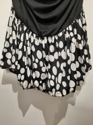 Vestido negro y blanco con lunares