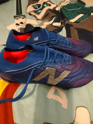 Botas de fútbol New Balance Negras