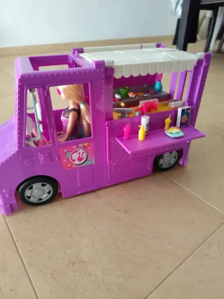 Lote Barbie: Food Truck, Coche Rosa y Moto Rosa.