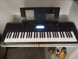 Piano Yamaha PSR-E383