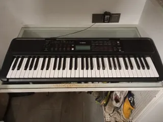 Piano Yamaha PSR-E383