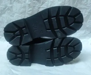 Botas negras media caña Xti