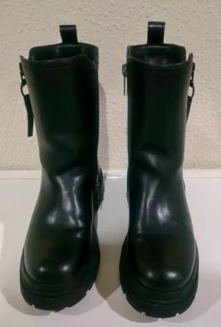 Botas negras media caña Xti