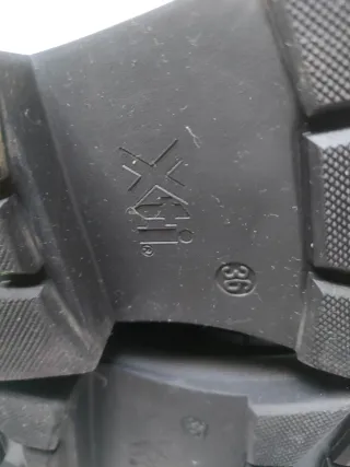 Botas negras media caña Xti