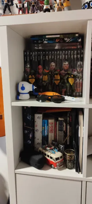 Estantería Kallax Ikea blanca con puertas