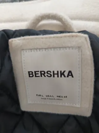 Chaqueta Bershka juvenil blanca