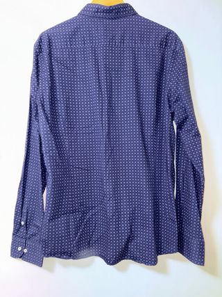 Camisa azul estampada