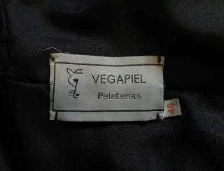 Abrigo piel sintética marrón