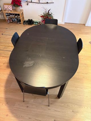 Mesa redonda extensible 115-165cm + 4 sillas