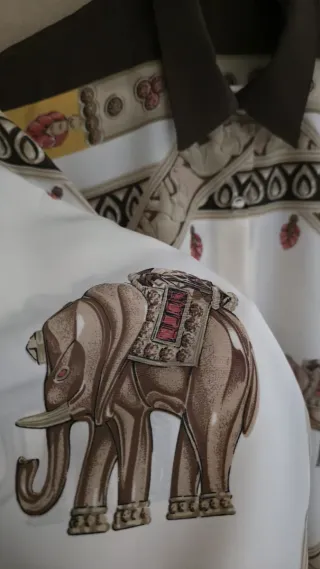 REBAJADA HOY! Camisa vintage estampado elefantes