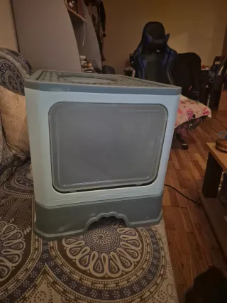 Caja Arena Gatos Cerrada con Pala