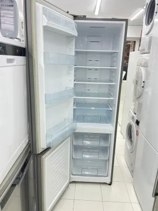 Nevera Daewoo plateada altura 2mtr con garantía