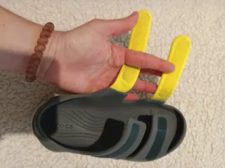 Sandalias Crocs Crocband Cruiser K Gris/Amarillo