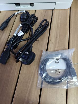 HP Color Laser 150nw 4ZB95A, Impresora Láser Monofunción A4 a color, impresión a doble cara manual, Wi-Fi, Ethernet, USB 2.0 alta velocidad, Compatible con HP Smart App, Panel de control LED, Blanca