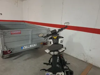 KTM Duke 125 Blanca y Naranja