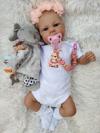 Muñeca reborn realista