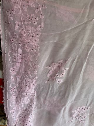 Camisola rosa bordada