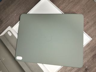Apple Funda Smart Folio para el iPad Air de 13 pulgadas (M3) - Verde salvia