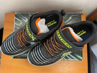 Zapatillas Skechers Niños Luces Talla 35