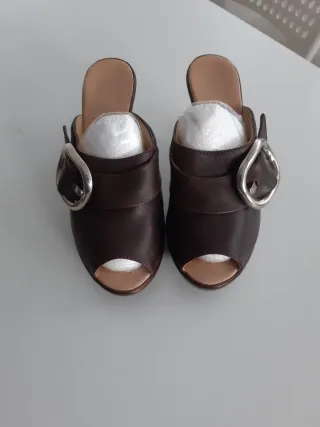 Zapatos de piel marrones