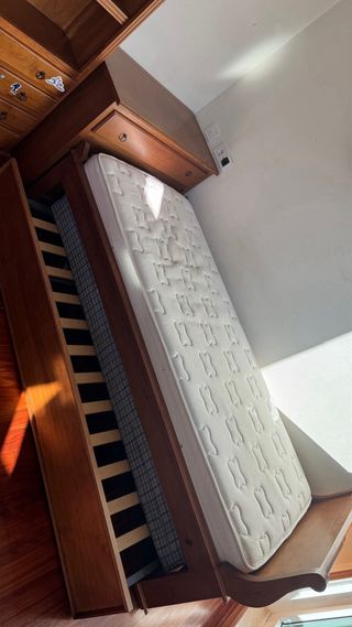 Cama de madera individual