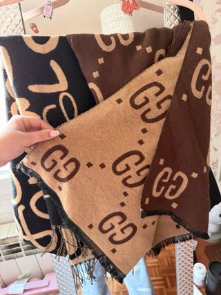 Bufandas Loewe y Gucci