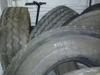 Neumáticos de camión 315*80*22'5.
