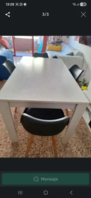 Salon marroqui, mesa 4 sillas y un aparador