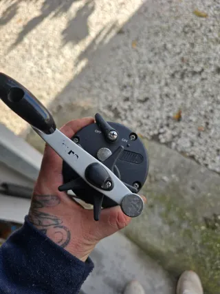 Carrete pesca Okuma 4:1