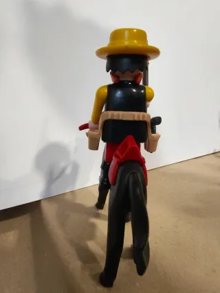Playmobil Vaquero con caballo y rifle