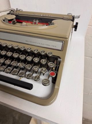 Olivetti Studio 42 Macchina da Scrivere
