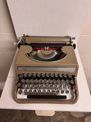 Olivetti Studio 42 Macchina da Scrivere
