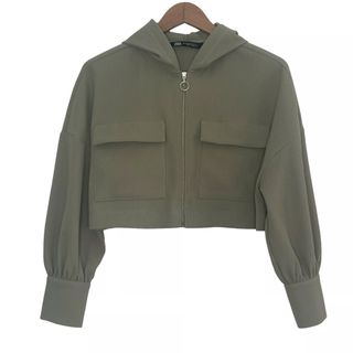Chaqueta Zara verde caqui con capucha