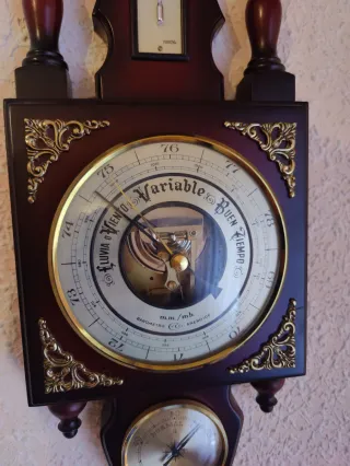 Reloj de pared antiguo madera y latón