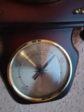 Reloj de pared antiguo madera y latón