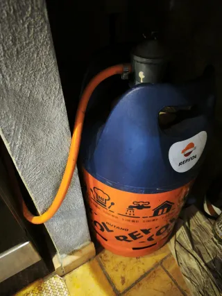 Cocina Beko Gas Butano Acero Inox + bombona butano