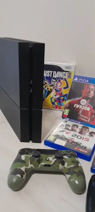 Console PS4 nera + giochi