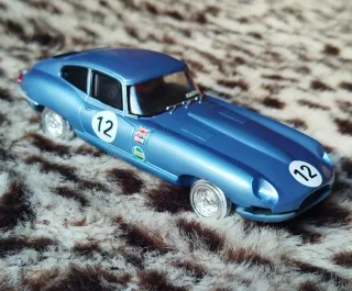 Scalextric Altaya Jaguar E-Type Azul