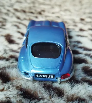 Scalextric Altaya Jaguar E-Type Azul