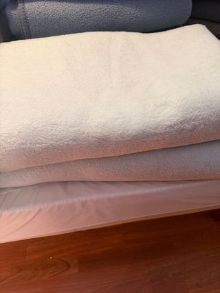 4 MANTAS CAMA EN PERFECTO ESTADO 90- 1,05