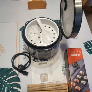 Arrocera Eléctrica Tristar + Kit Sushi