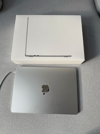MacBook Air M2 2022 Plata