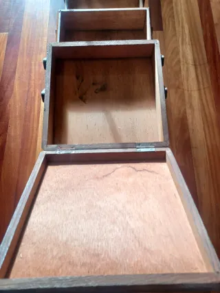 Costurero francés antiguo de pie  Estilo isabelino